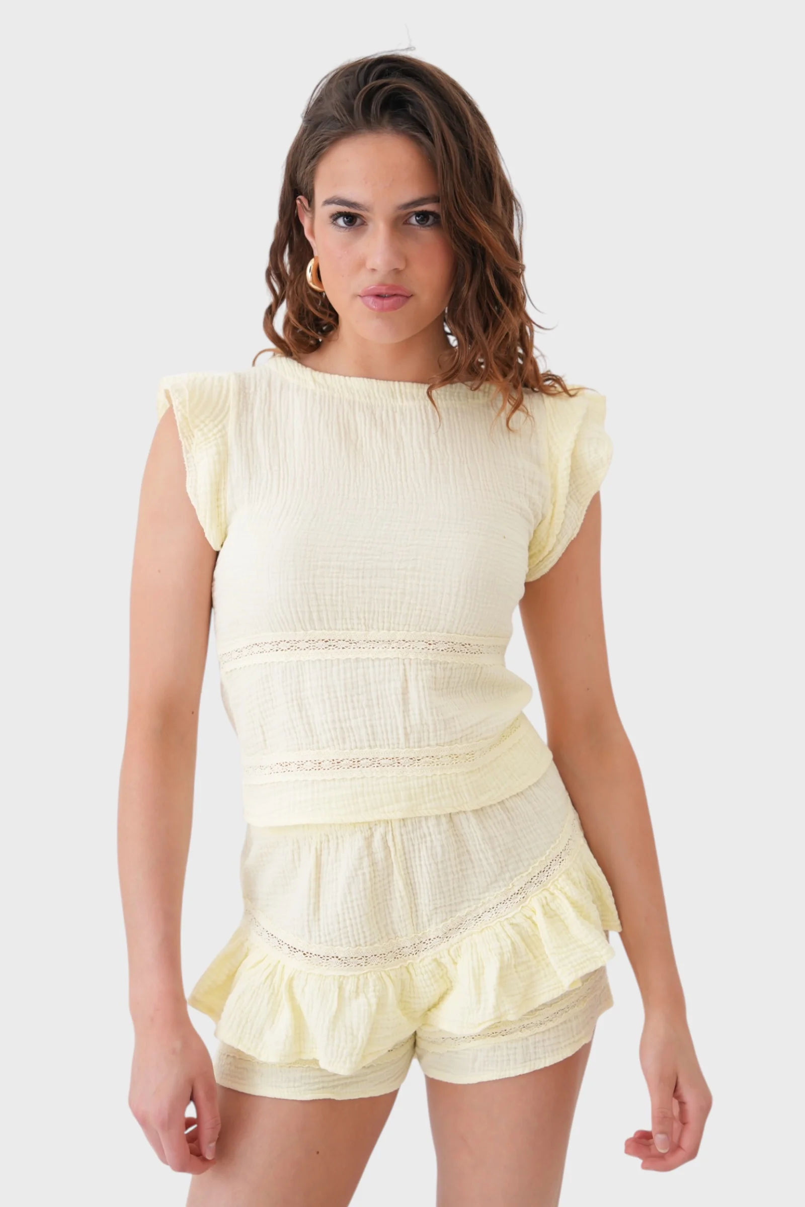 "Junies" short yellow