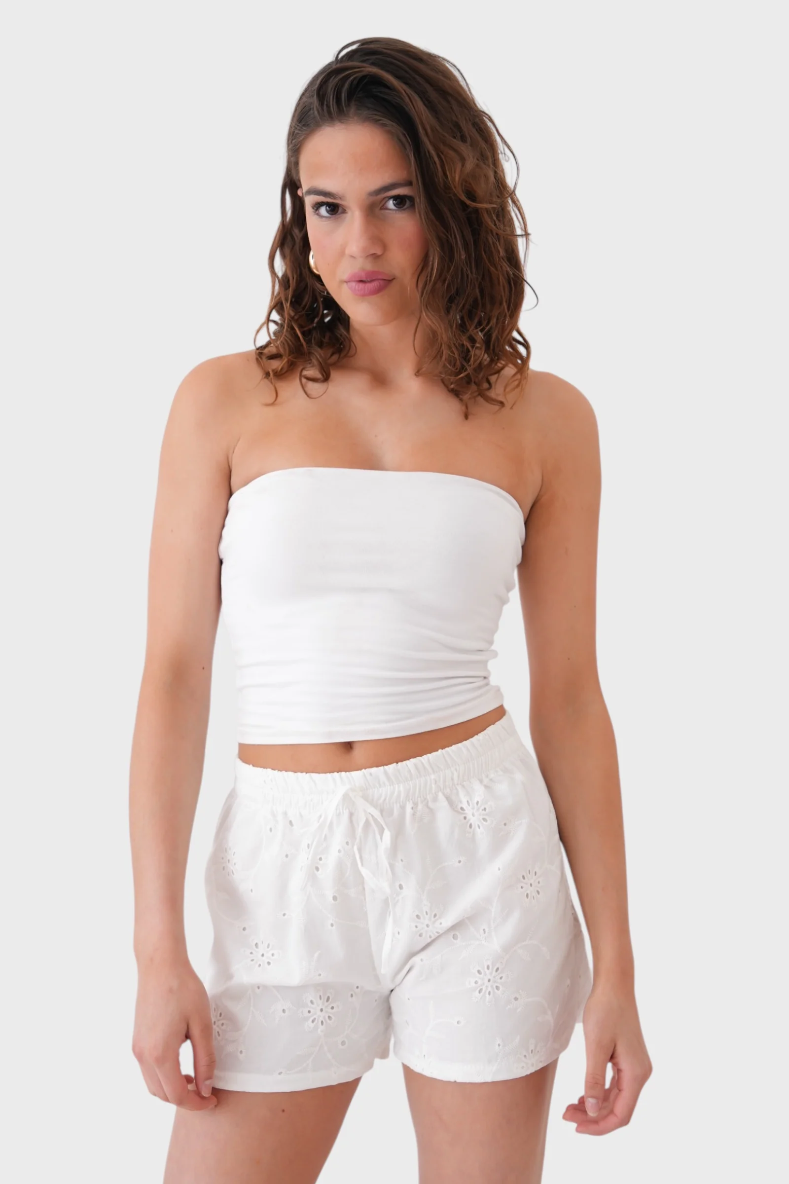 "Tropic" short white